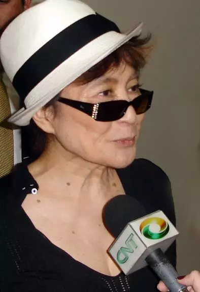 image of 小野洋子