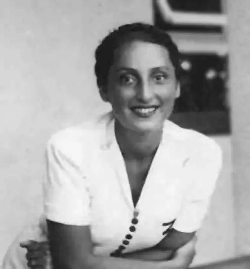 image of 祖赞娜·金灿卡