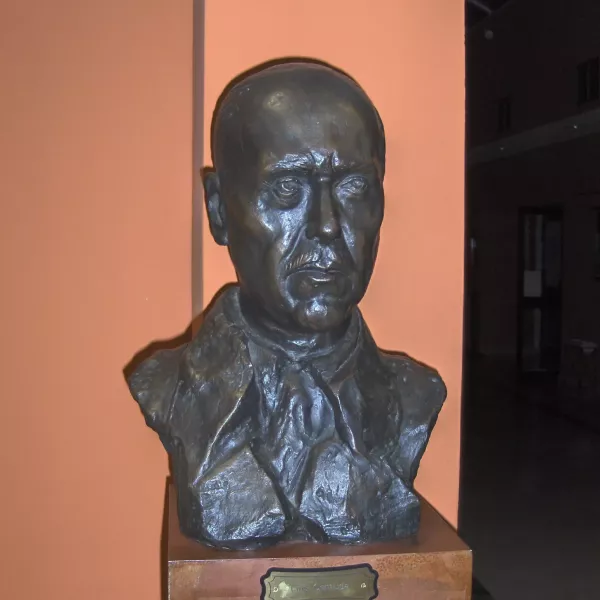 avatar of 路易斯·塞尔努达