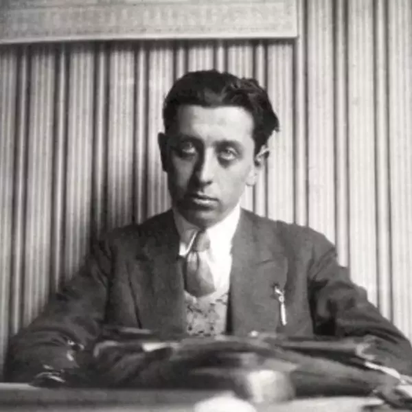avatar of 罗伯特·德斯诺斯