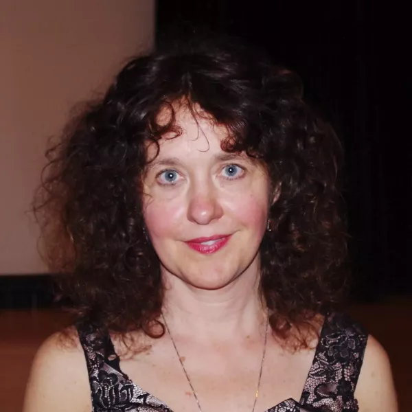 劳拉·卡西斯契