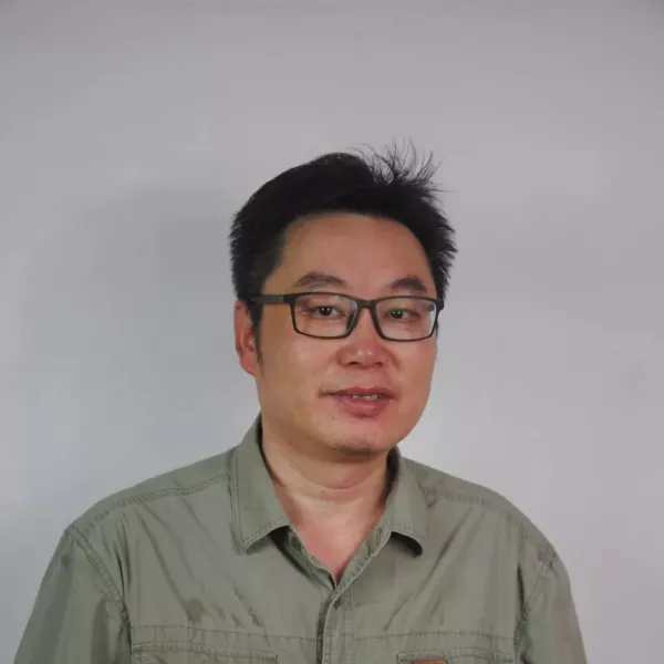 李以亮